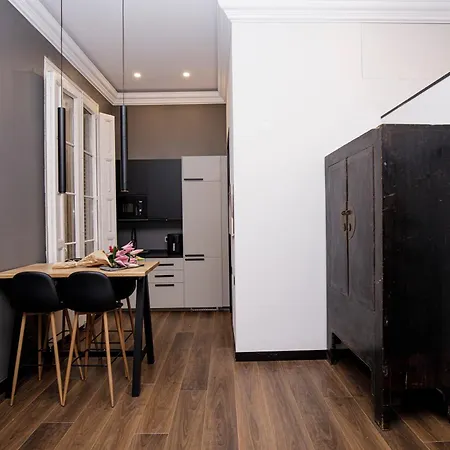 Beautiful Cosy Modern ,19th Century Building Apartamento *