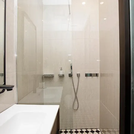 Appartement Beautiful Cosy Modern ,19th Century Building *