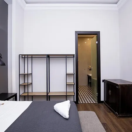 Beautiful Cosy Modern ,19th Century Building * Barcelone